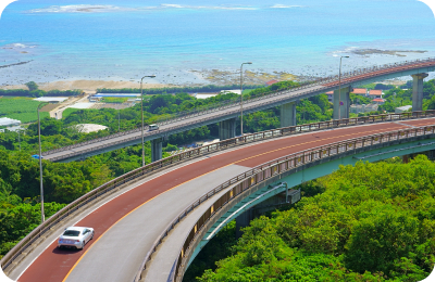 遠方の道路など遠隔地のイメージ